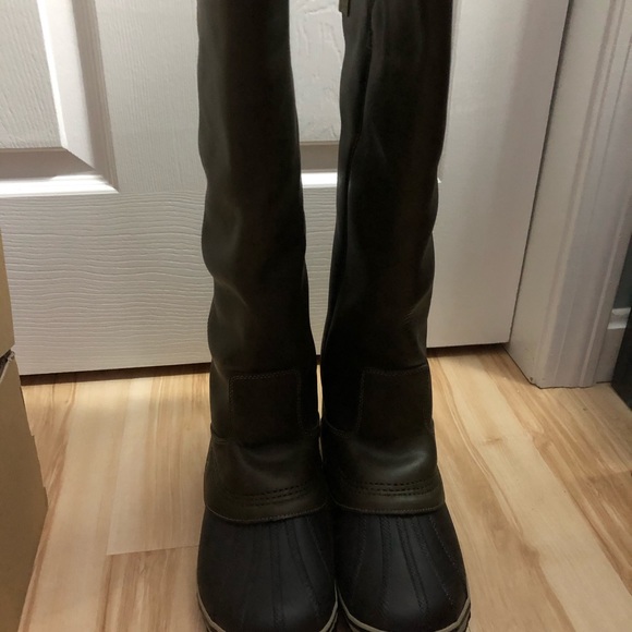 New in box Sorel Boots! - Picture 3 of 7